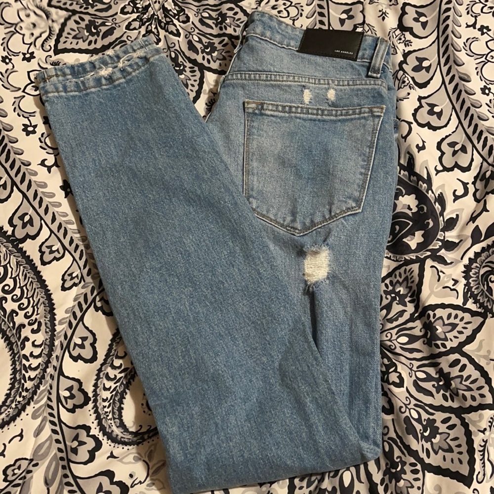 Slim distressed jeans